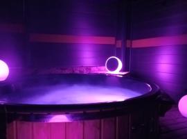 Love Room La Courtisane - Spa, Hotel in Niederbronn-les-Bains
