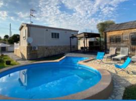 Can dennis、Silsのホテル