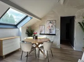 Cloud Stylish flat with jacuzzi near city center