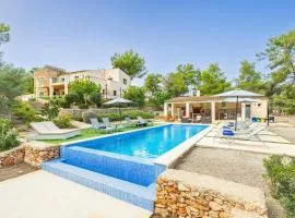 Villa Pins