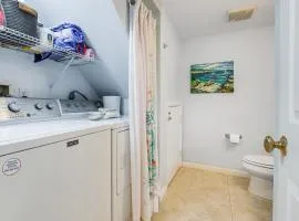 4 Mi to Beach! Jupiter Retreat with Pool Access