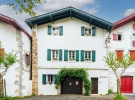 Studio Tamburine Xaharra, Hotel in Aïnhoa