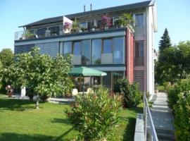 Ferienwohnung Koch Thurgauer Weg, Hotel in Reichenau