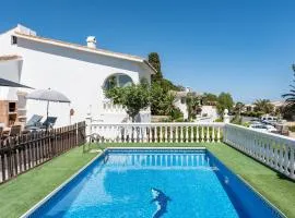 Superbly situated villa 67