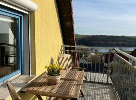 Galeriewohnung mit Seeblick, Hotel in Absberg