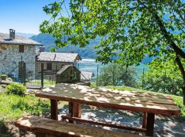 Il ciliegio sul lago, Hotel in Verceia