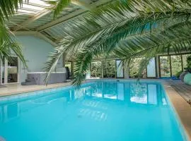 Gite Piscine et Jacuzzi intérieurs