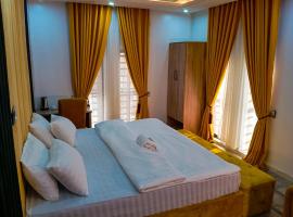 Joebrown Palace Hotel & Suite, hotel en Akitan