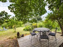 Gite des Bois du Charme, Hotel in Chalais
