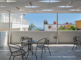 Panorama Apartments, hotel a Skoutarion
