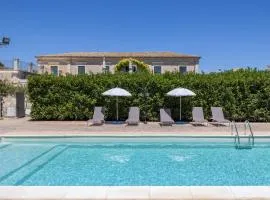 Villa Aguglie Con Piscina