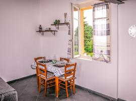 La Casa Di Lillo - Angera, hotel en Angera