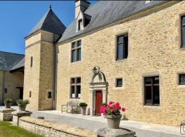 Chambres d'hôtes Manoir de Beaucron, Hotel in Brucheville