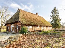 Ferienwohnung Juttashof: Camin şehrinde bir otel