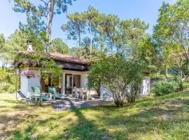 Bungalow sous les pins près du Lac
