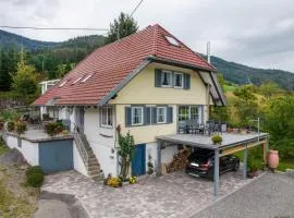 Lehmann mit Blick aufs Schloss