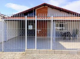 Morada da Fé 02 - Casa Espaçosa a 400m do Santuário Nacional, hotel i Aparecida