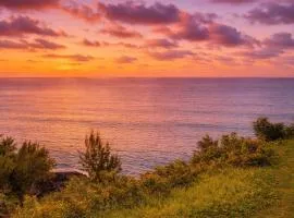 NEW Sunset Cove Hale Breathtaking View Pool AC