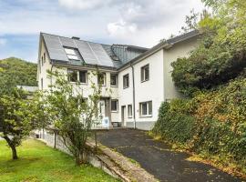 Großes Ferienhaus Engelsdorf, khách sạn ở Zweifelscheid