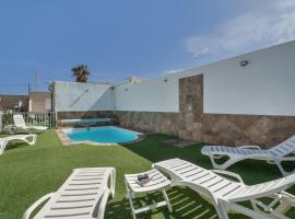 2 Apartamentos Omanai Tenerife Sur، فندق في أرونا