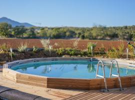 Gîte Des Louveteaux, Hotel in Banne
