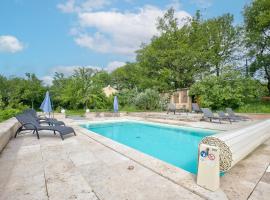 Gite Deodatus avec piscine, hotel en Cladech