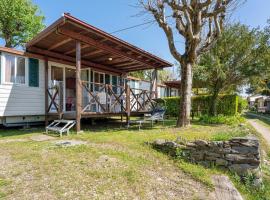 Camping Royal – hotel w mieście Pettenasco