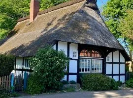 Cottage am See mit Garten und Kamin