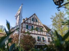 Jachthuus mit Anbau, hotel en Brilon