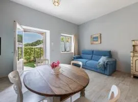 Abaye 2 Pinot - Charm Adults Only