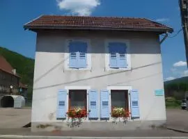 Charmante Maison Les Volets Bleus