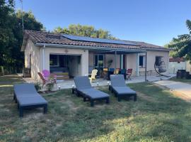 Gite De Gabi, hotel din Pompignan