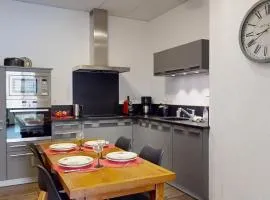 Appartement Rénové, 3 Ch. avec Parking Privé, Hyper-Centre Colmar - FR-1-744-36