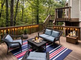 Game Room! King Bed! Near ATL! Fenced Yard w Deck BBQ, hotel a Tucker