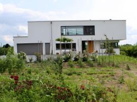 Ferienwohnung im Obstgarten, Hotel in Ihringen