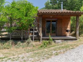 Chalet Bleu - Piscine Partagée, hotel i Darbres