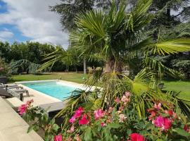 Au Epicéah, logement à la campagne: Valence şehrinde bir otel