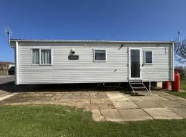 Modern 6 Berth Caravan At Sand Le Mere Park, Yorkshire Ref 71002D
