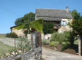 Maison Typique Au Calme