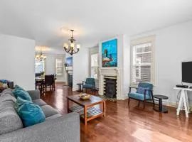 Victorian 4BR 25BA 2Parking Near Parks & DT