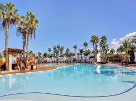 Oasis Duna surfhouse Corralejo pool