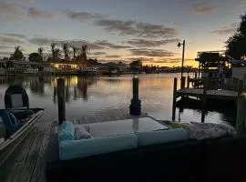 Private Waterfront Suite w Dolphins and Launches