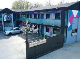 Hotel OPUS Bronx Near Bay Plaza Mall, hotel di Bronx