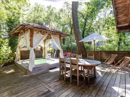 Chalet Bangli, Hotel in Lacanau