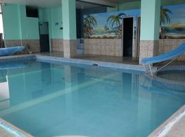 Departamento familiar, hotel i Atuntaqui