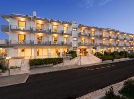 Akrata Beach Hotel, hotel cerca de Church of Agios Charalambos, Akráta