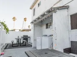 2bd Suite Steps To Beach! - Private Patio & Grill!