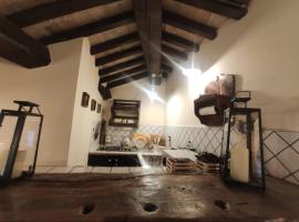 Una Casetta nel Bosco, Hotel in Castelraimondo