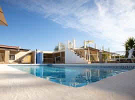 San Vicente del Raspeig में, होटल Mobilhome mit Garten und Pool