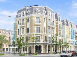 H- Dragon Hotel、ドーソンのホテル